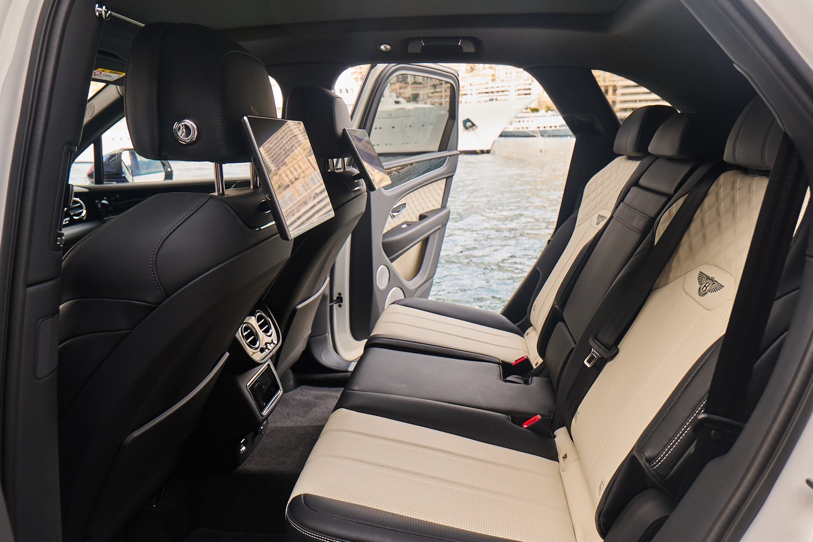 Bentley Bentayga — photo 8